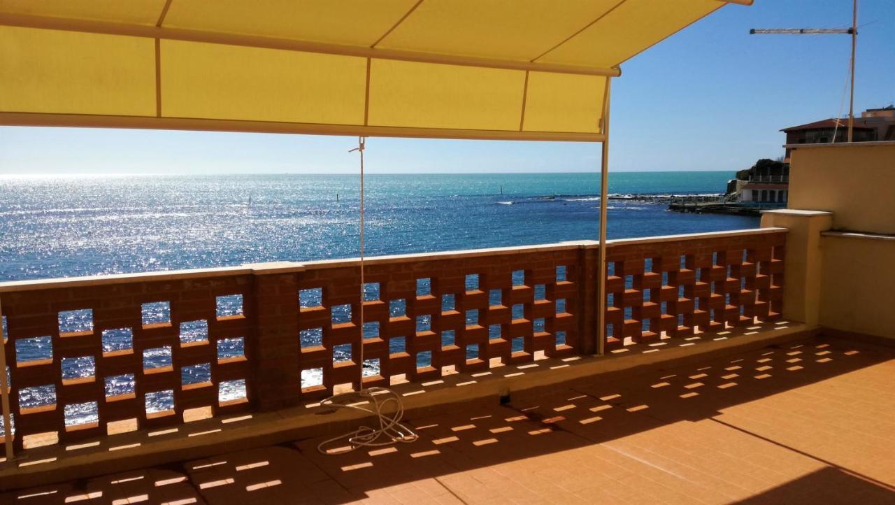Апартаменты On The Sea Санта-Маринелла Экстерьер фото