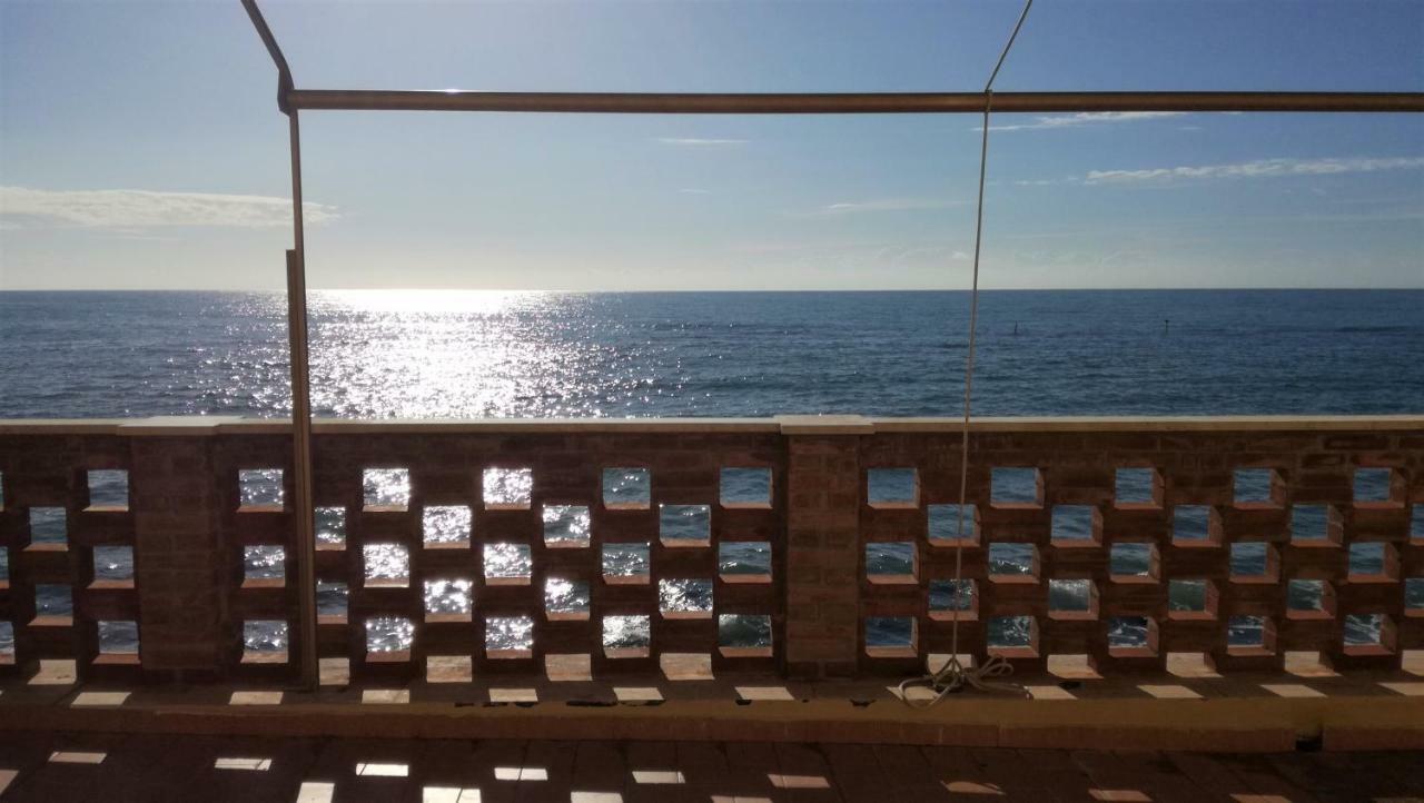 Апартаменты On The Sea Санта-Маринелла Экстерьер фото