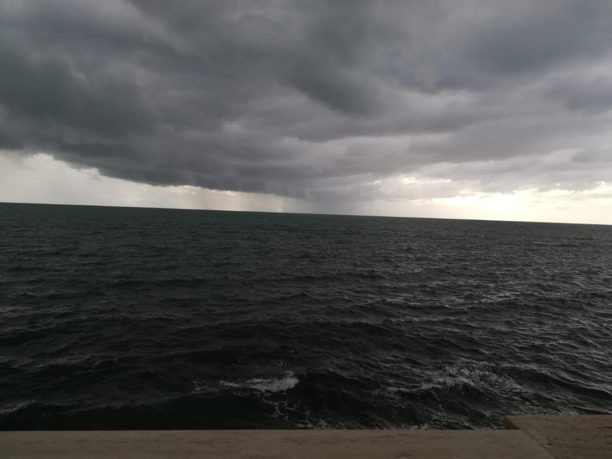 Апартаменты On The Sea Санта-Маринелла Экстерьер фото